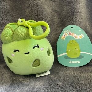 Squishmallows Anara the Asparagus Clip